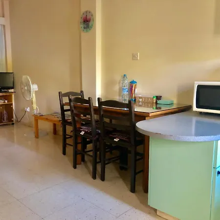Cozy 1-bedroom Apt Near To The Sea And Center Apartmán *