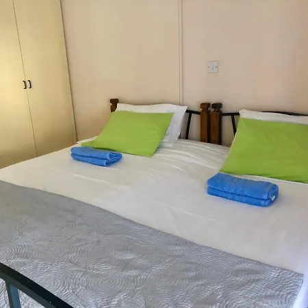 Cozy 1-bedroom Apt Near To The Sea And Center Apartment Larnaca